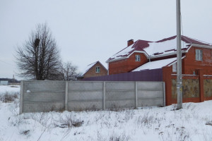 Земельный участок площадью 8 соток в районе Бобровицы. Застроенный жилой массив