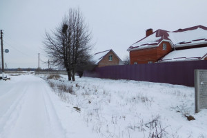 Земельный участок площадью 8 соток в районе Бобровицы. Застроенный жилой массив
