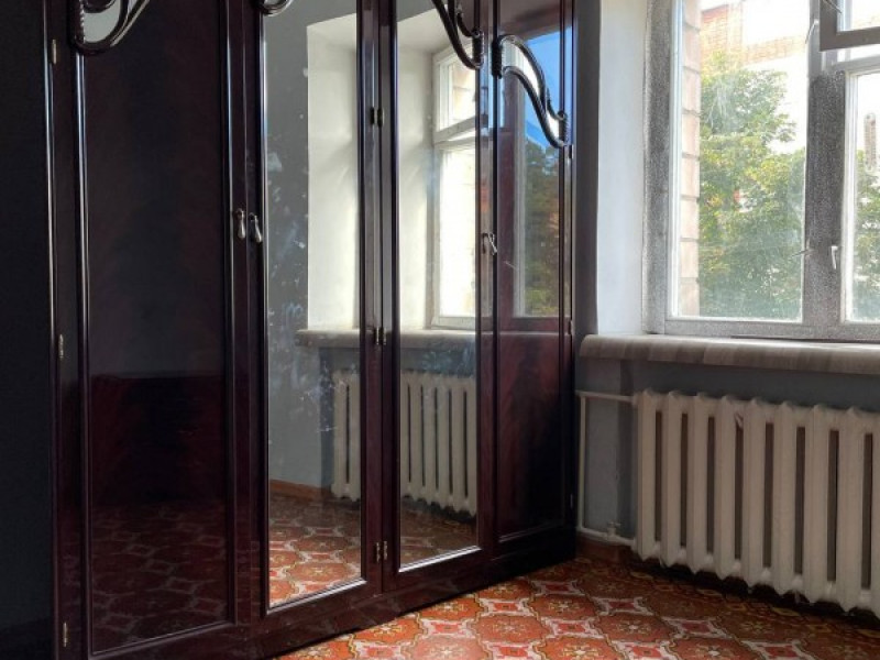 Продам 3 кімнатну квартиру в центрі міста, Проспект Перемоги 92