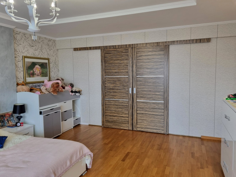 2 кімн. квартира 116м2 з ремонтом у новому будинку в Центрі Чернігова