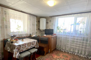 Затишна  частина будинку в передмісті Чернігова, Киселівка