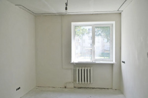 Продам простору 3-х кімнатну квартиру з кухнею-студією