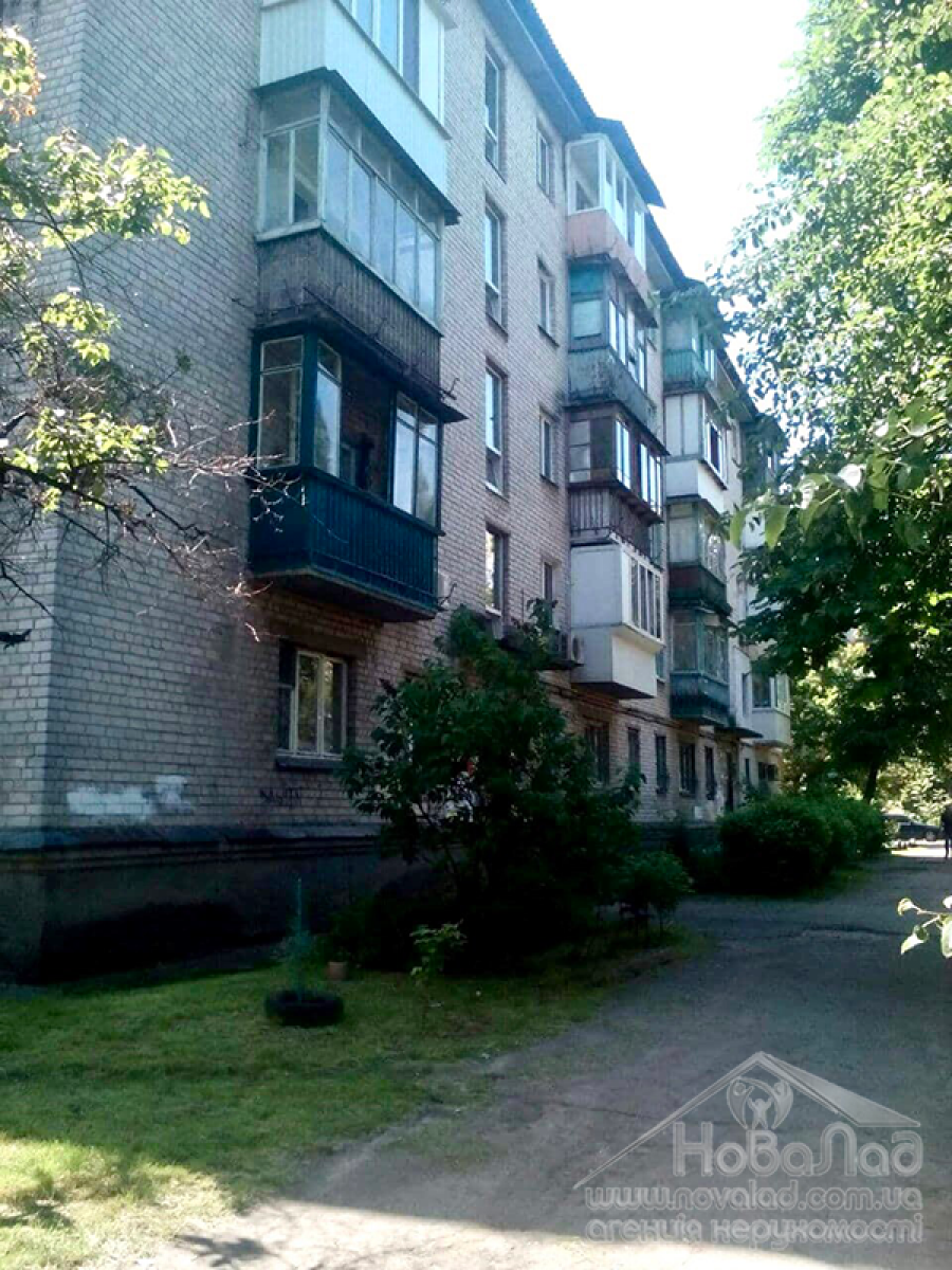Предлагается 3-комнатная квартира в уютном, тихом дворике, Днепровский район