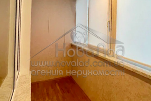 Предлагается просторная, светлая, очень уютная 3-комнатная квартира в Дарницком р-не