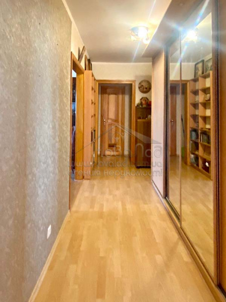 Видовая 3-комнатная квартира с отличным ремонтом в 3-х мин от М Харьковская