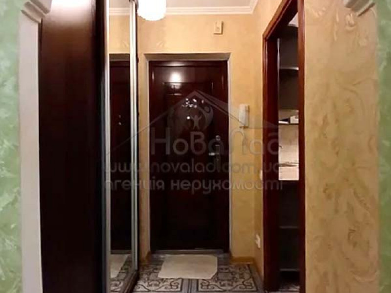 Предлагается аккуратная 3-комнатная квартира по адресу: ул. А. Ахматовой, 5, Дарницкий район.