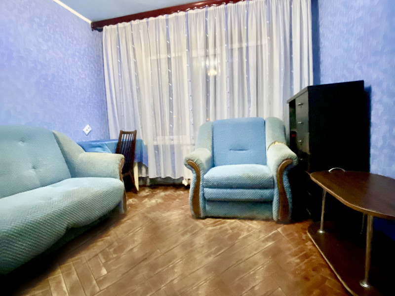 Охайна кімната меблями та технікою в спальному районі Чернігова!