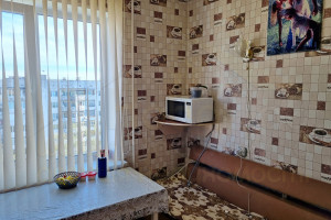 1 кімнатна квартира 34 м2 з косметичним ремонтом по вулиці Доценко