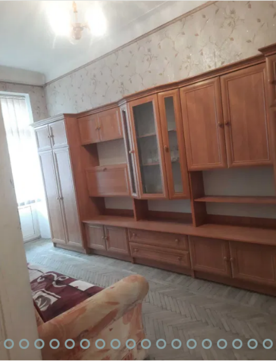 Продається двокімнатна квартира у відомому будинку біля метро «Лук’янівська.