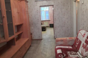 Продається двокімнатна квартира у відомому будинку біля метро «Лук’янівська.