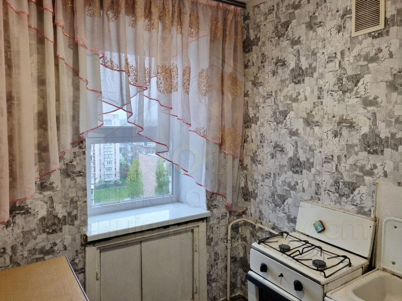 1 кімнатна квартира з частковим ремонтом в районі Ремзаводу
