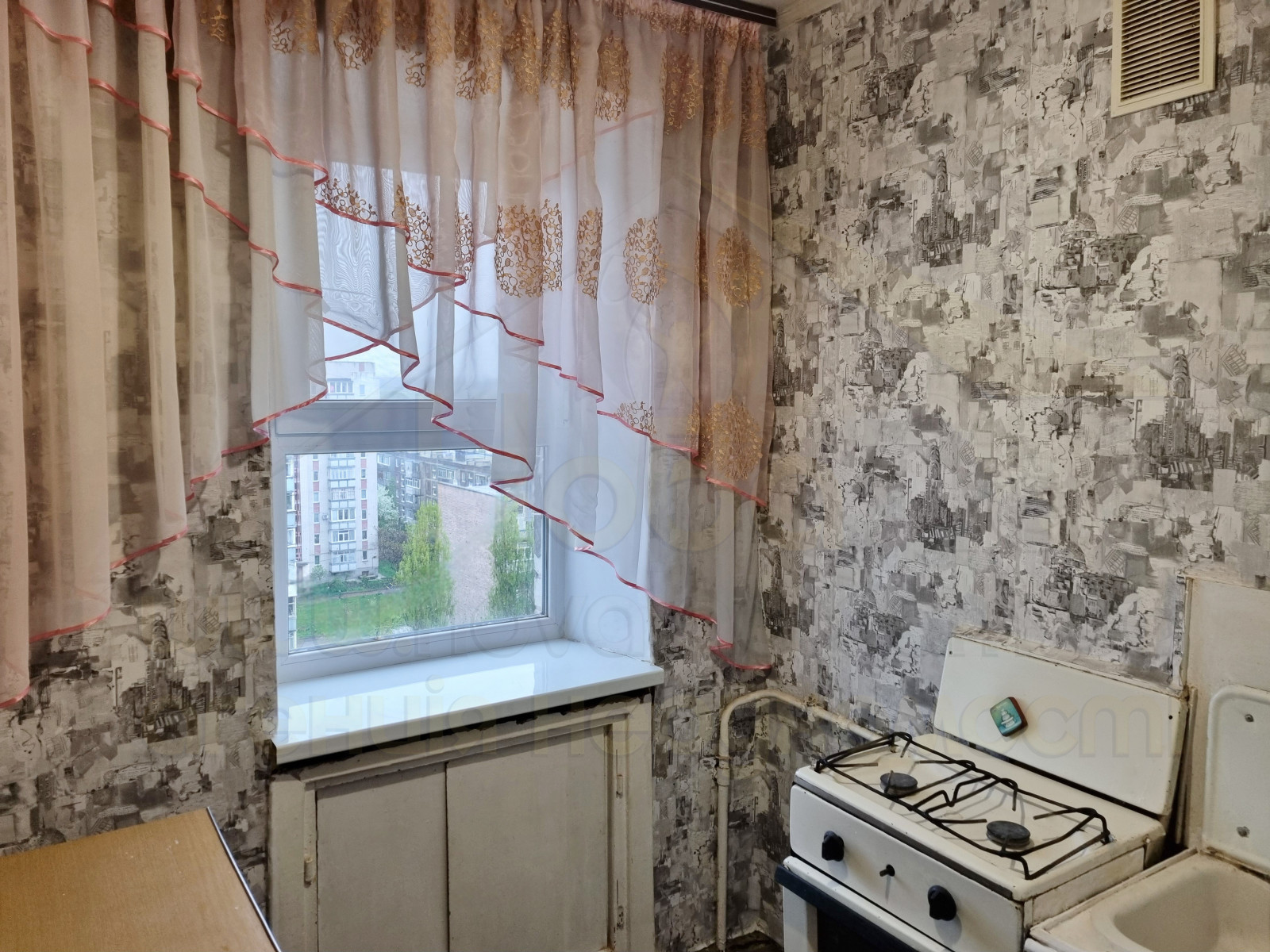 1 кімнатна квартира з частковим ремонтом в районі Ремзаводу