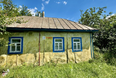 Хата з ділянкою 22 сот недалеко від ЦЕНТРУ смт Березна!