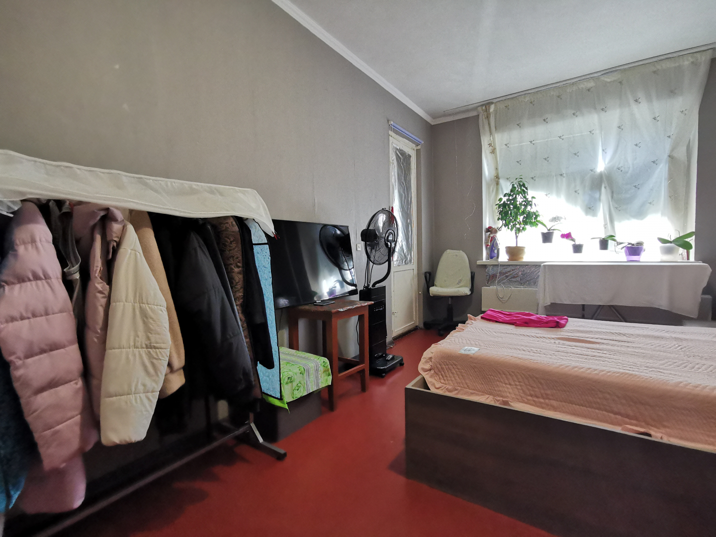 Продається простора 1-кімнатна квартира, площею 40 м², в районі Епіцентру.. Фото - 4