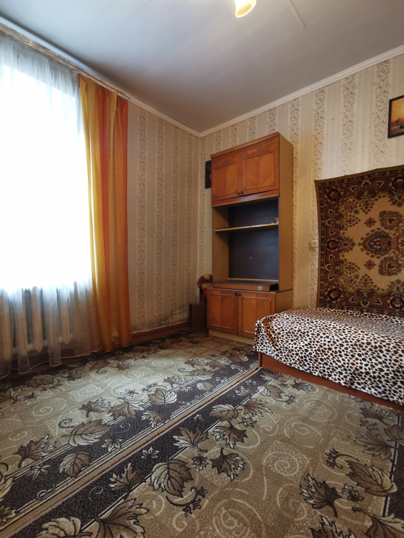 Продаж частини будинку з власним гаражем та всіма комунікаціями, вул.Тургенева. Фото - 2