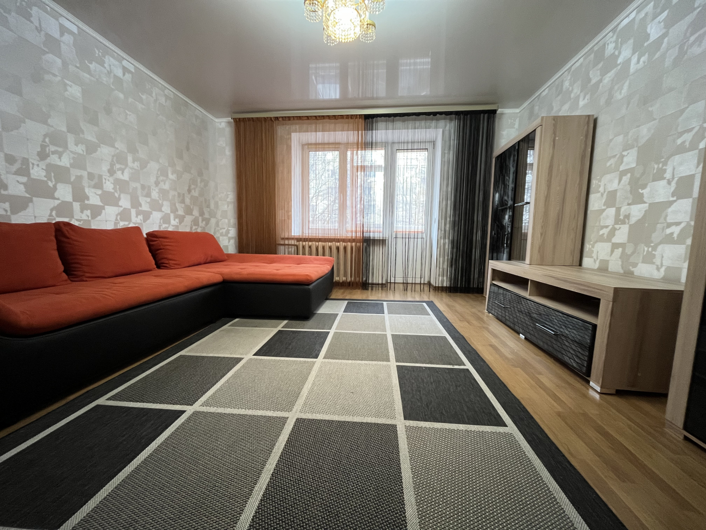 Продається простора трьохкімнатна квартира з ремонтом 66.4 м2, р-н ЦУМ. Фото 1