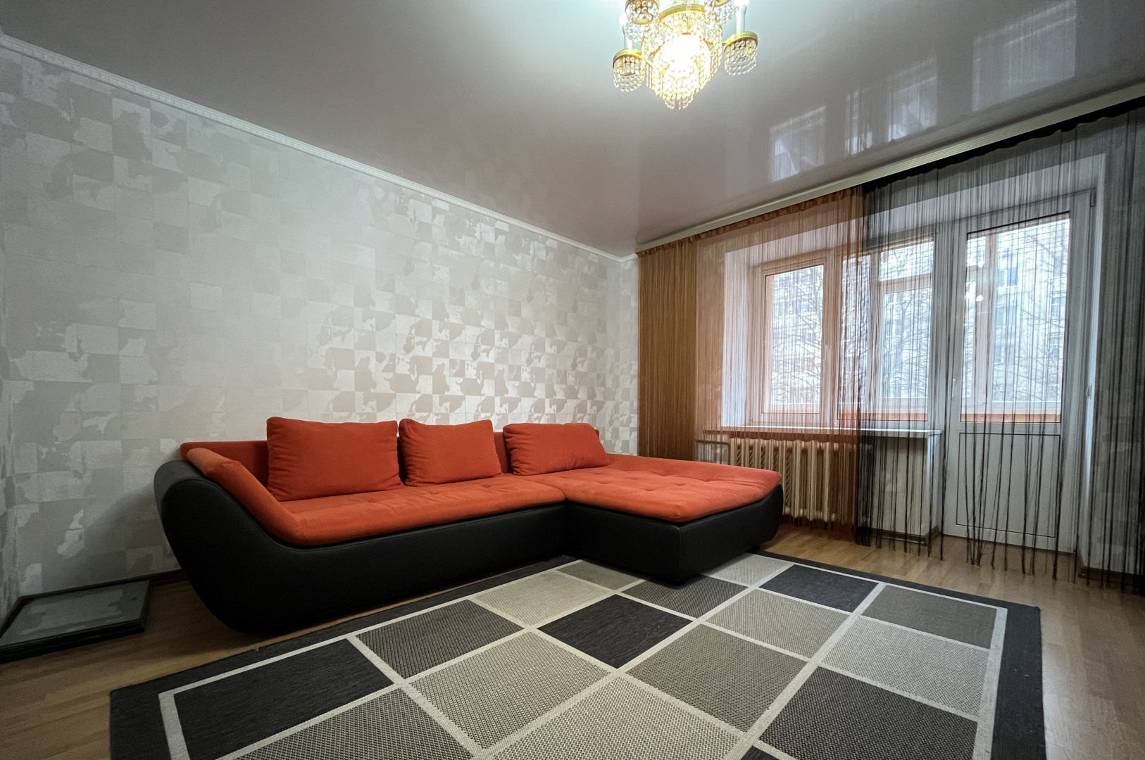 Продається простора трьохкімнатна квартира з ремонтом 66.4 м2, р-н ЦУМ. Фото - 1