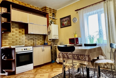 Гарний будинок у передмісті Чернігова, с. Количівка!