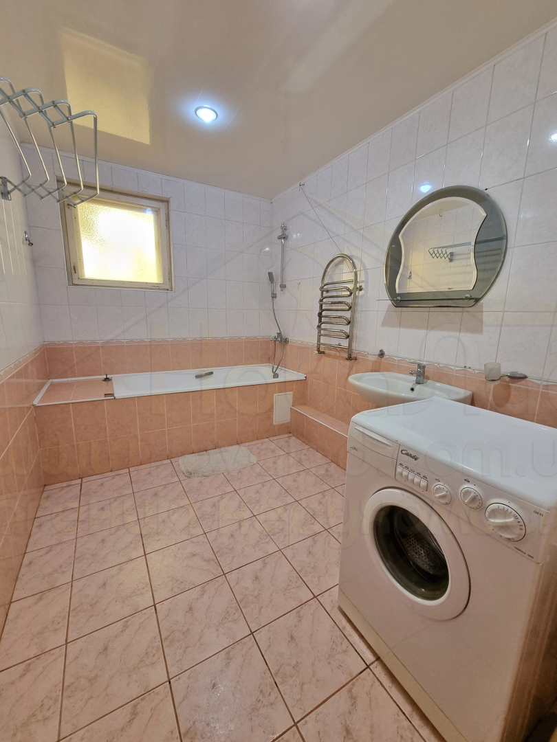 3 кімнатна квартира 116м2, 2/6 з індвид. опаленням біля Центр ринку. Фото - 6
