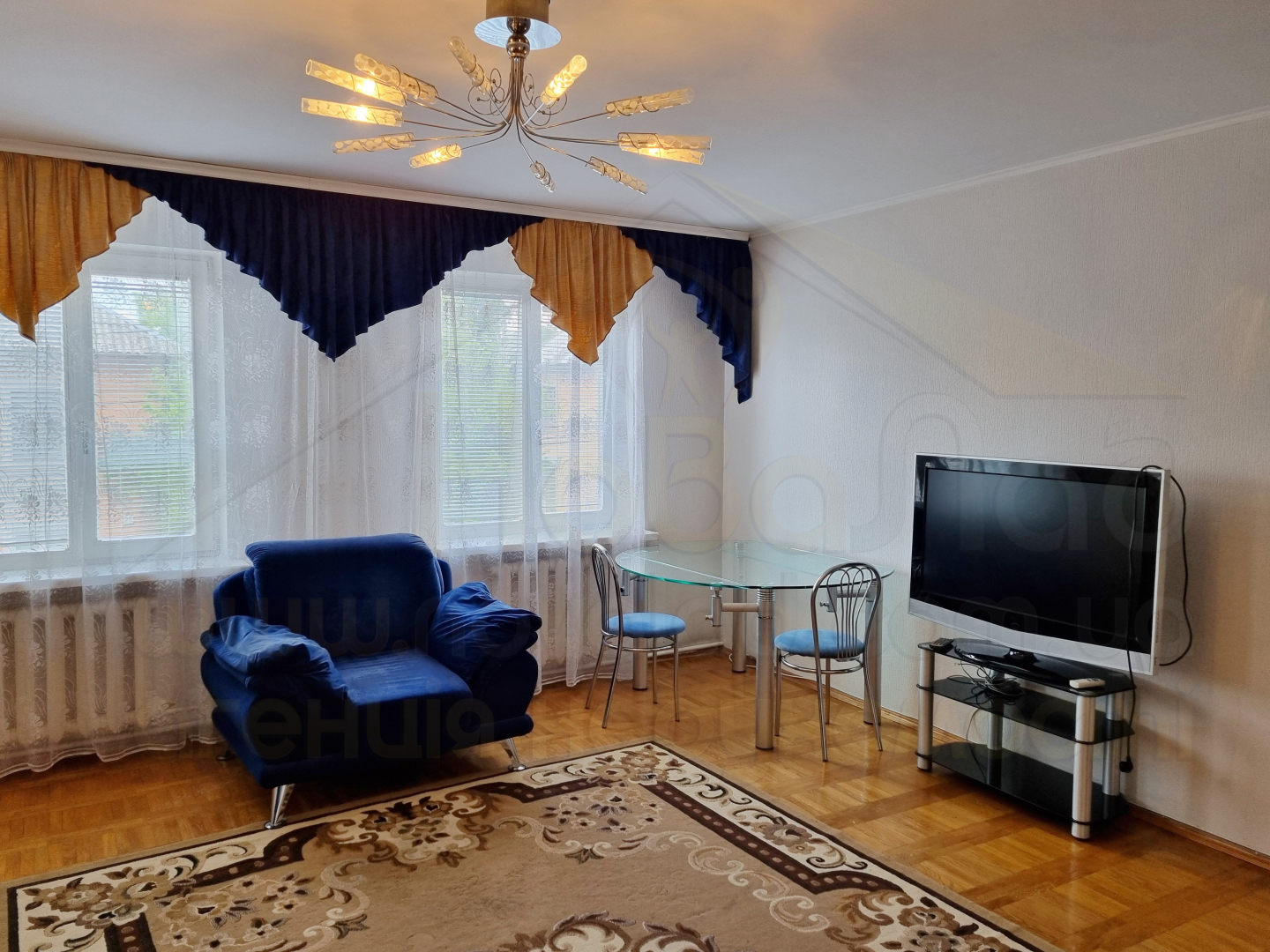 3 кімнатна квартира 116м2, 2/6 з індвид. опаленням біля Центр ринку. Фото 1