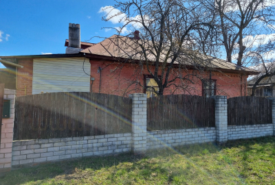 Окремий будинок 85м2 зі зручностями в районі Бобровиця