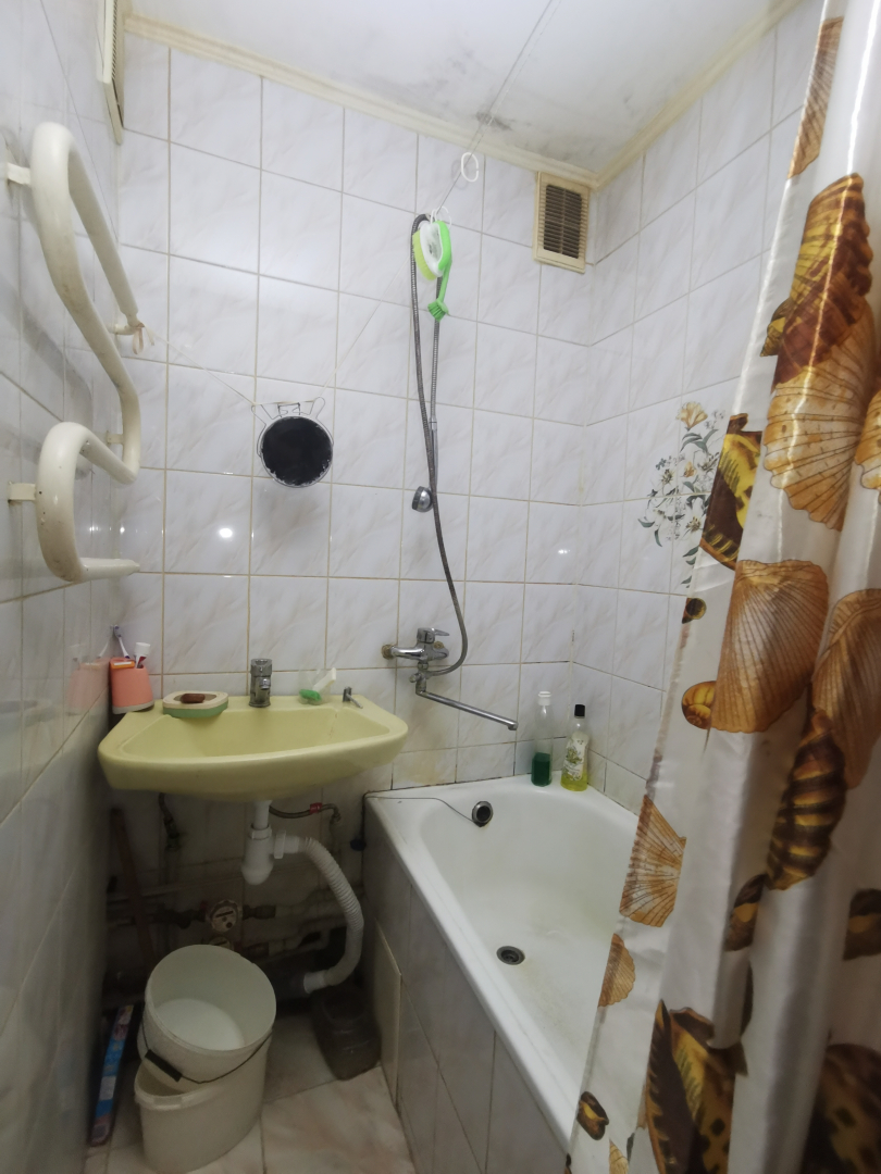 Продається 3-кімнатна квартира в зручному районі міста. Фото - 3