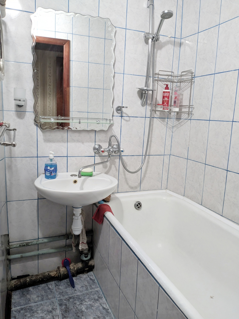 2-кімнатна квартира на Космонавтів — заїжджай і живи. Фото - 6