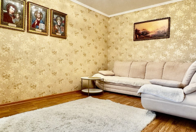 Укомплектована, ВЕЛИКА квартира! Ремонт, меблі, техніка!