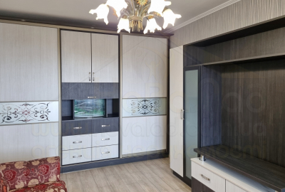 2 кімнатна квартира 48м2 з косметичним ремонтом біля ринку Нива