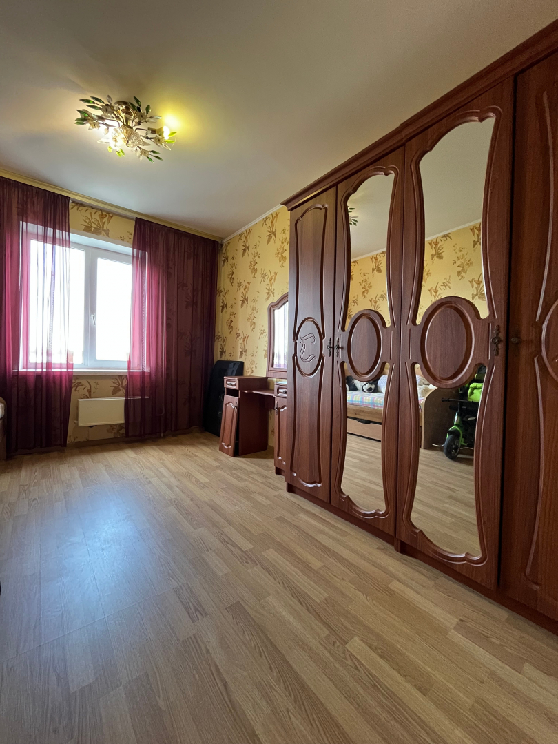 Простора 3-кімнатна квартира в Чернігові, район Бобровиця. Фото - 3