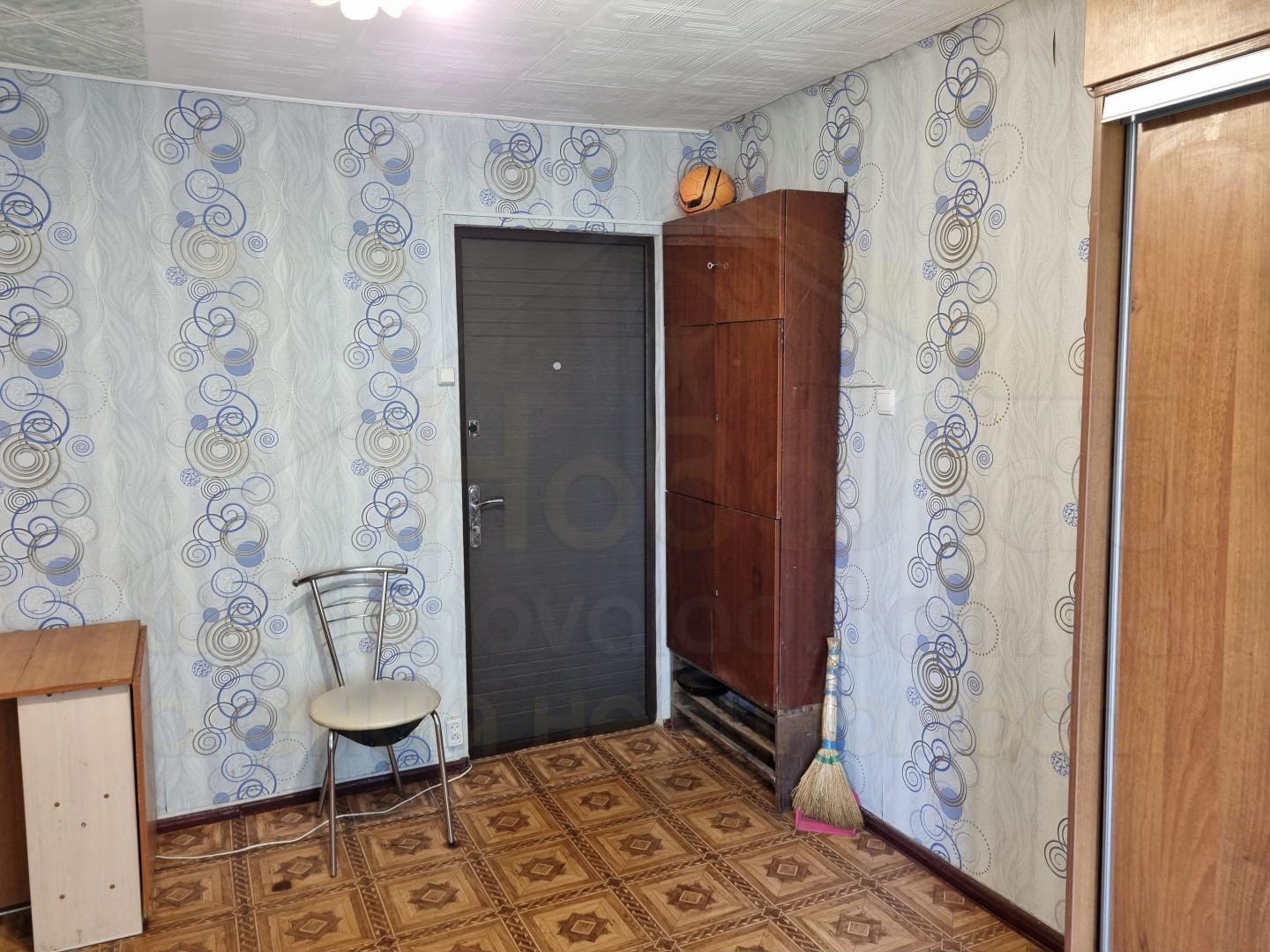 Кімната 13 м2 на 4 поверсі в гуртожитку в районі Круга. Фото - 1