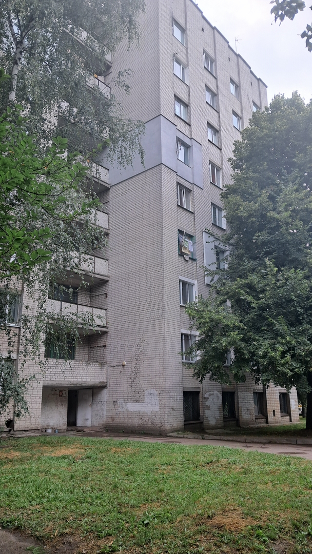 Велика кімната 17 м2 на середньому поверсі в гуртожитку район "Hollywood". Фото - 10