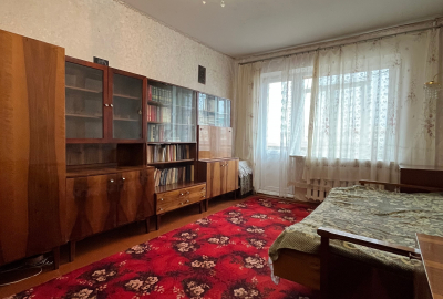 Продається 2-кімнатна квартира 49м2 в самому центрі Чернігова, р-н Градецького
