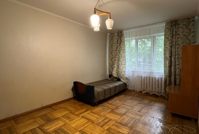 Продається 1-кімнатна квартира 37м2 в самому центрі Чернігова!