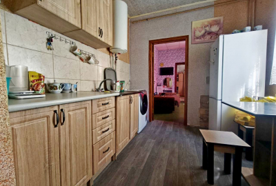 2 кімнатна квартира в гарному стані з меблями. Цетр міста