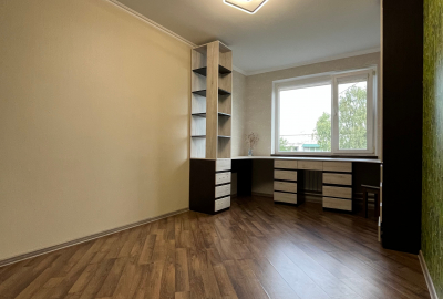 Продається 2-кімнатна квартира 45м2, район Льотка