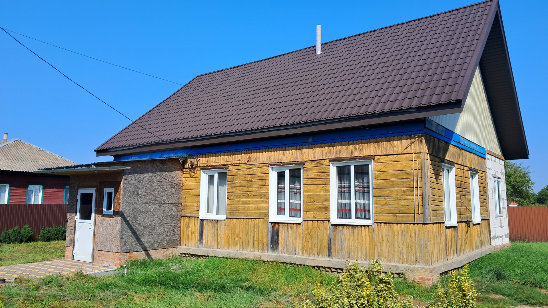 Продається житловий будинок зі свіжим ремонтом — готовий для великої родини. Фото - 1