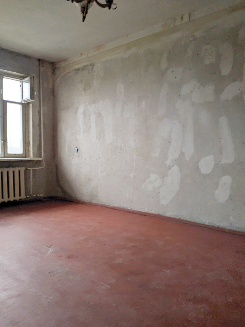 1-кімнатна під Ваш ремонт на Червоному мосту з видом на Горсад. Фото - 4