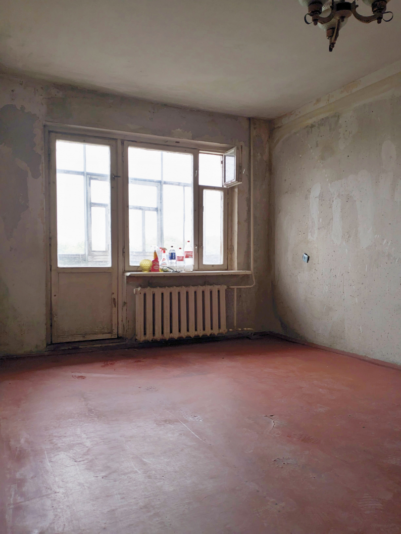 1-кімнатна під Ваш ремонт на Червоному мосту з видом на Горсад. Фото - 3