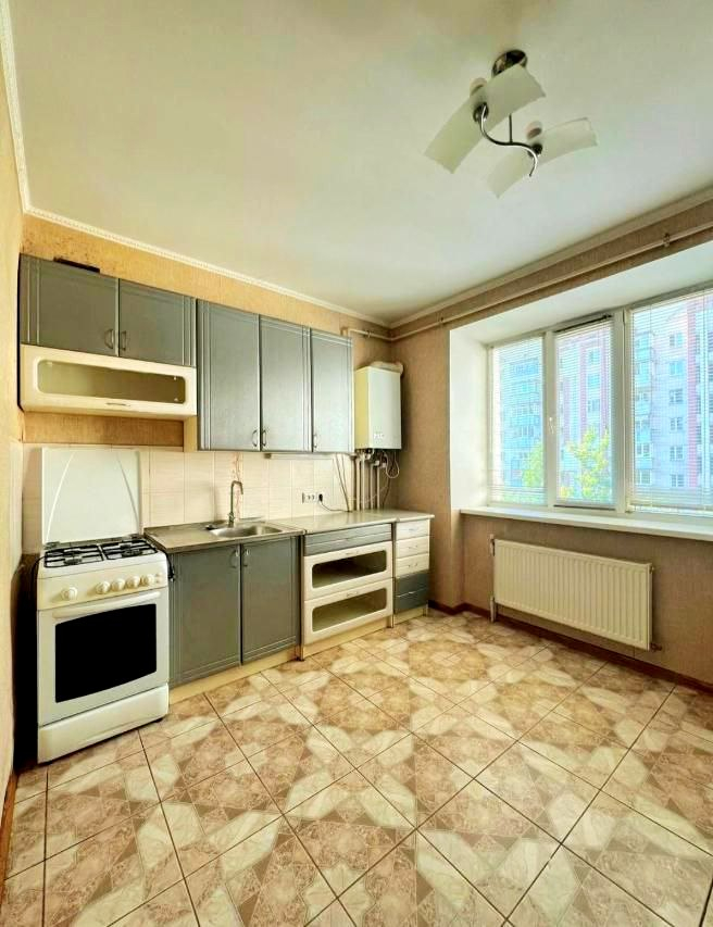 Простора 1 кімнатна квартира. Ремонт, автономне опалення та меблі. Фото - 1