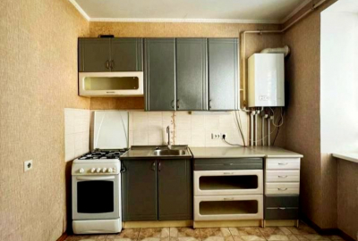 Простора 1 кімнатна квартира. Ремонт, автономне опалення та меблі
