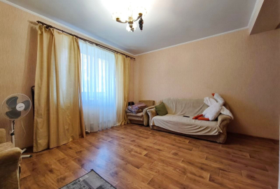 Простора 1 кімнатна квартира. Ремонт, автономне опалення та меблі