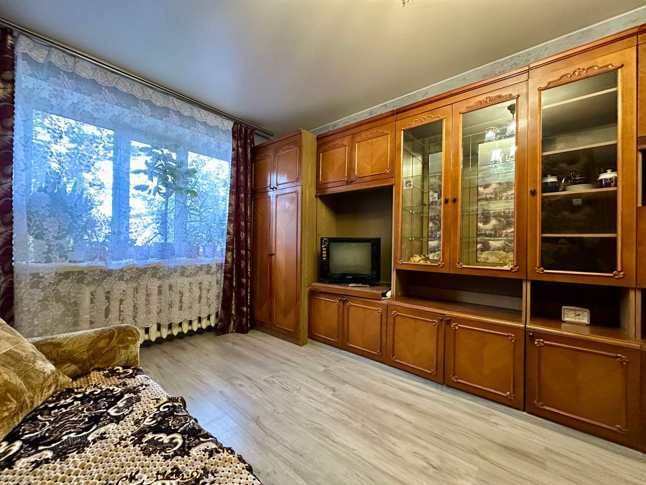 Р-н Вал, 1 кімнатна 30м2 з ремонтом та меблями , Сертифікат. Фото - 1