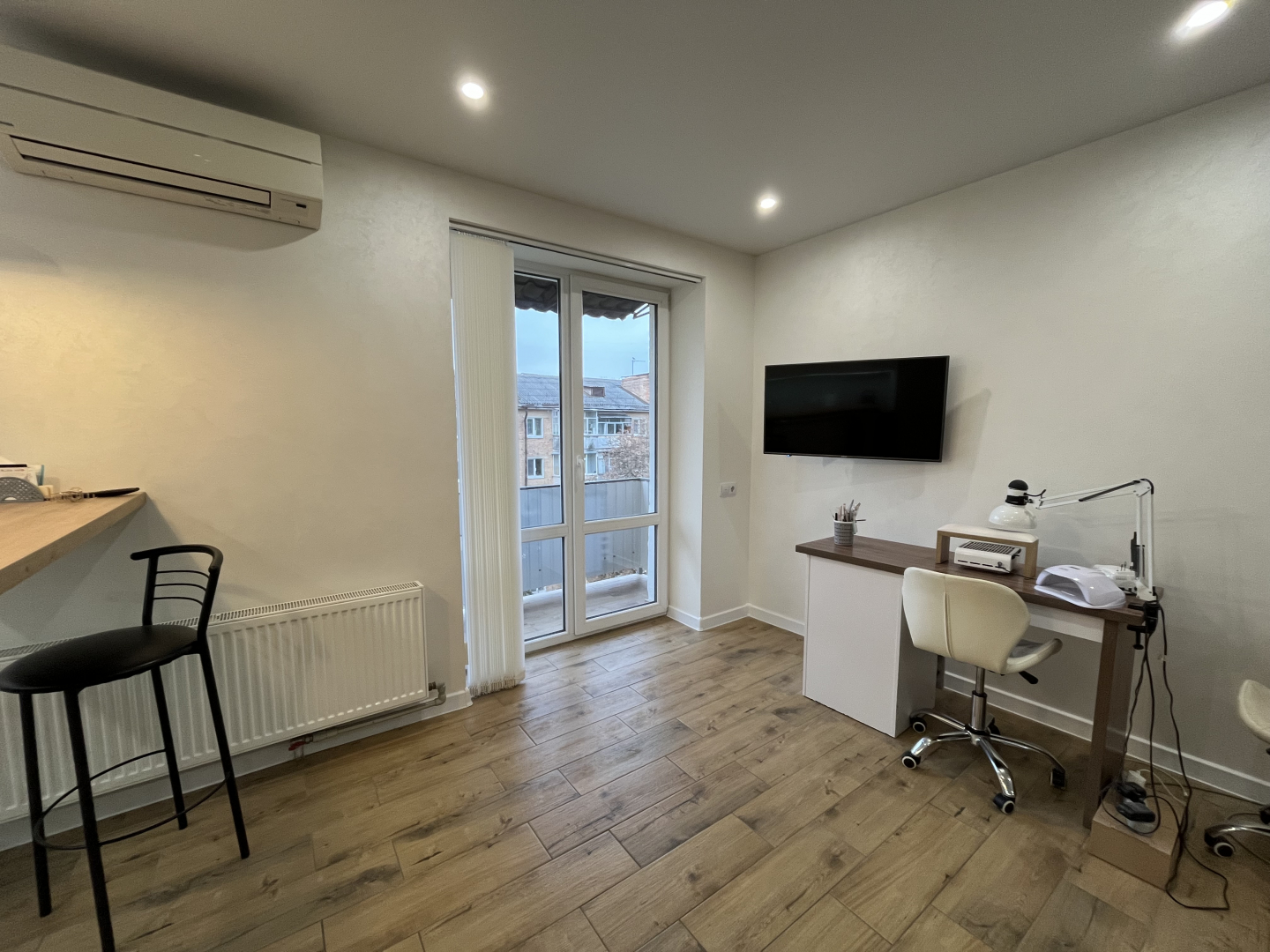 Однокімнатна квартира-студія після капітального ремонту в районі Червоного мосту!. Фото - 3