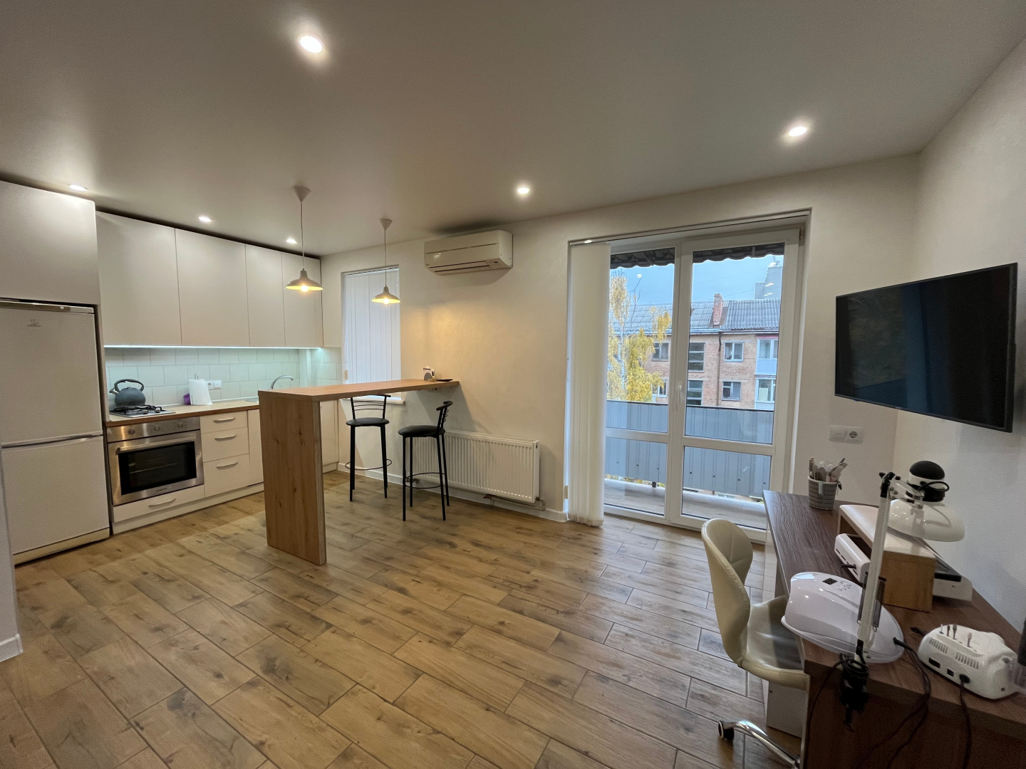 Однокімнатна квартира-студія після капітального ремонту в районі Червоного мосту!. Фото 1