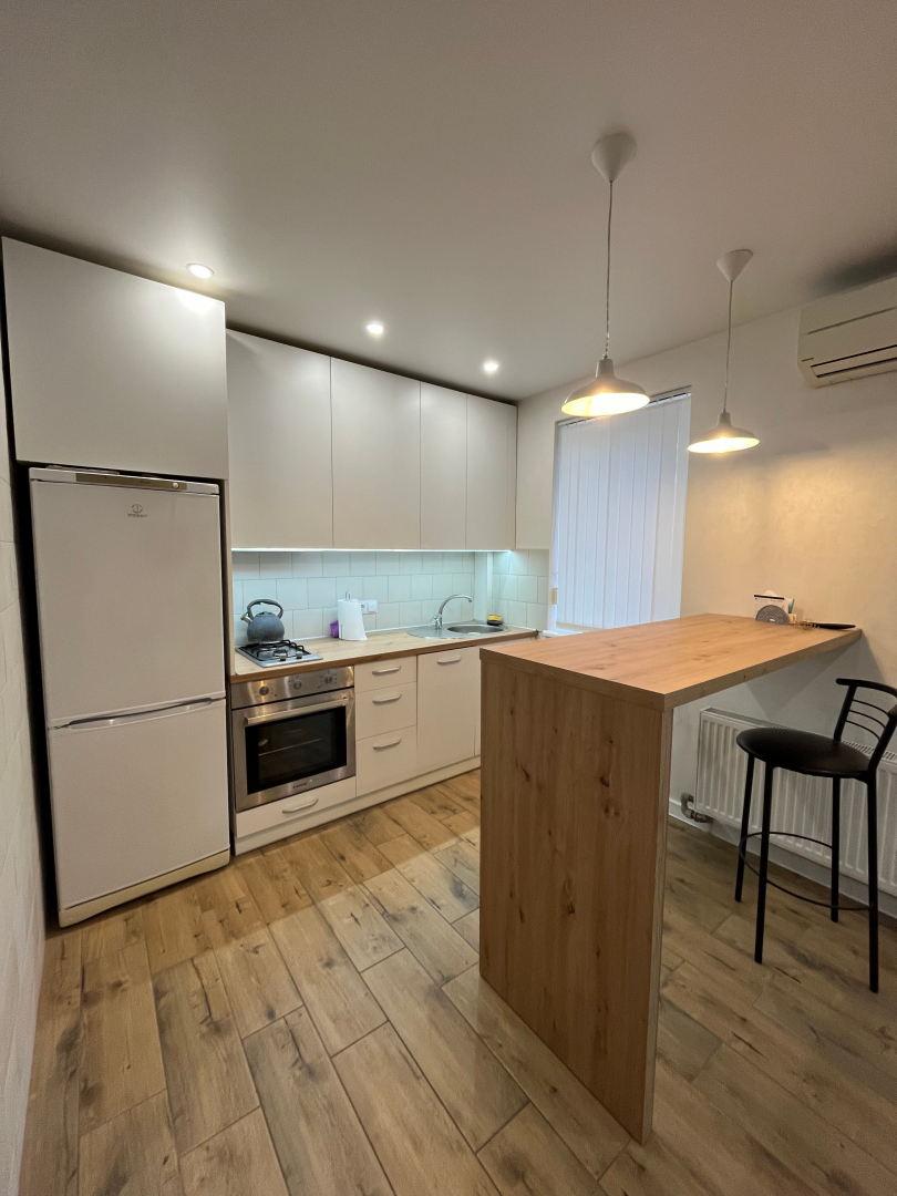 Однокімнатна квартира-студія після капітального ремонту в районі Червоного мосту!. Фото - 1