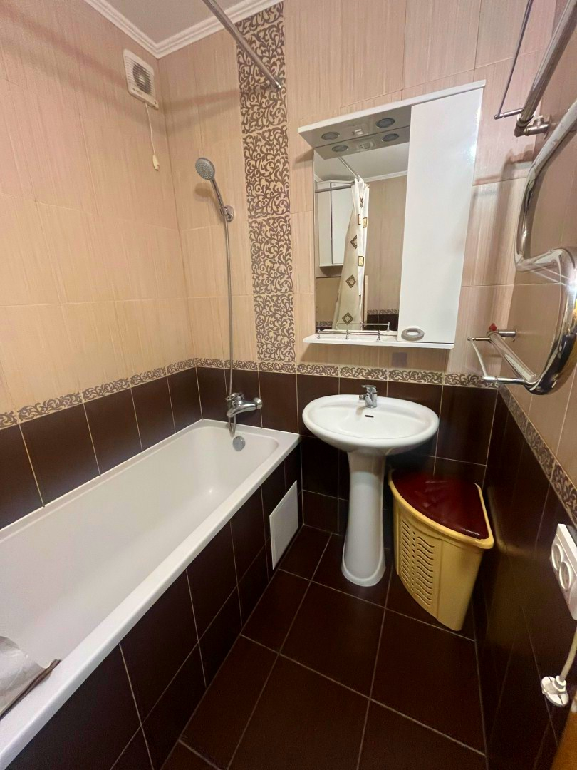 Нова 2 квартира по Льотній 3 В з індивідуальним опаленням - гарний стан в чудовій локаціі. Фото - 3