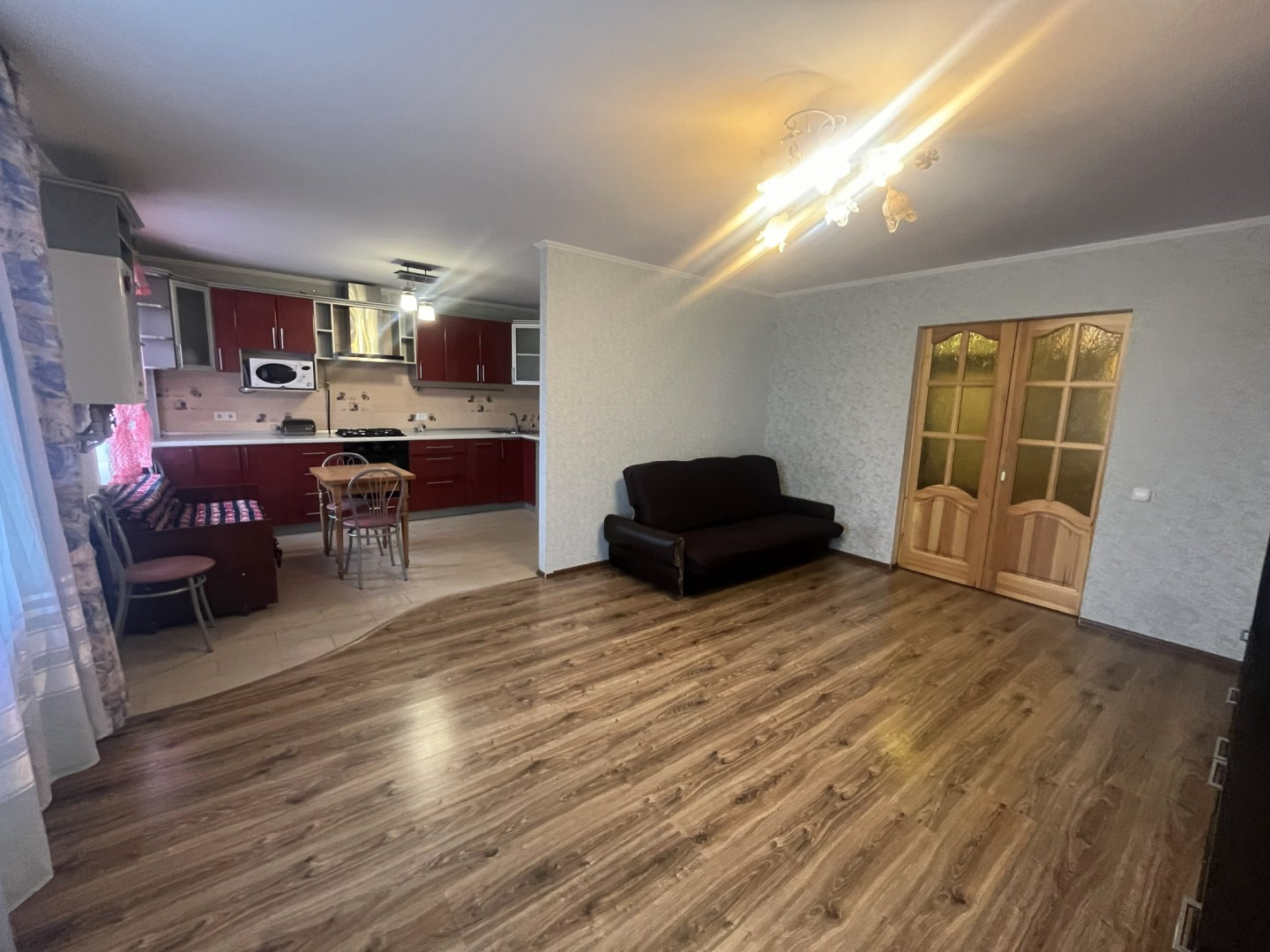 Нова 2 квартира по Льотній 3 В з індивідуальним опаленням - гарний стан в чудовій локаціі. Фото 1