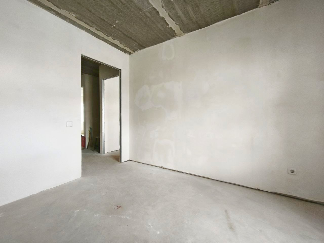 Простора 2 кімнатна квартира 56 м2 з автономним опаленням. Масани. Фото - 5