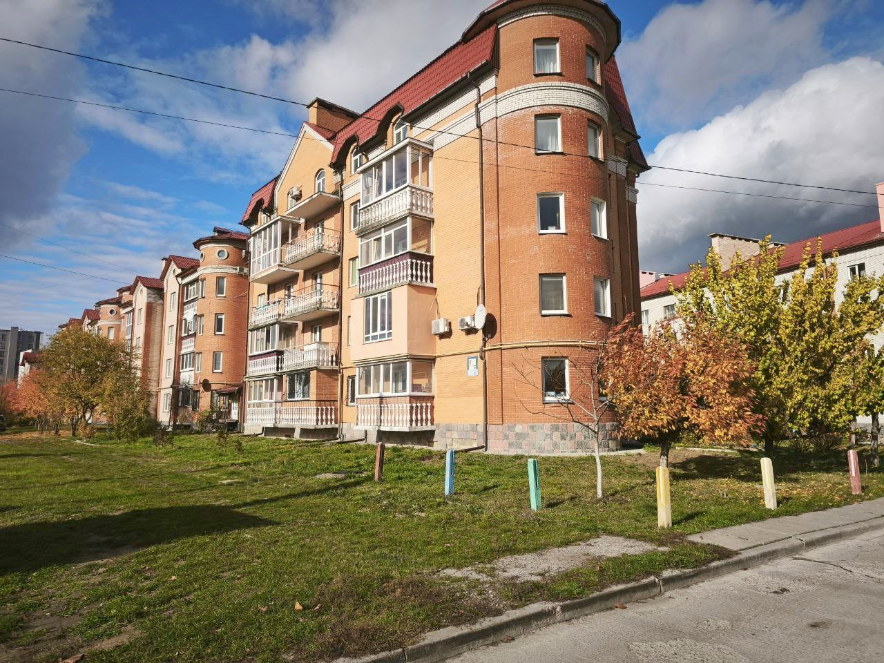 Простора 2 кімнатна квартира 56 м2 з автономним опаленням. Масани. Фото - 2